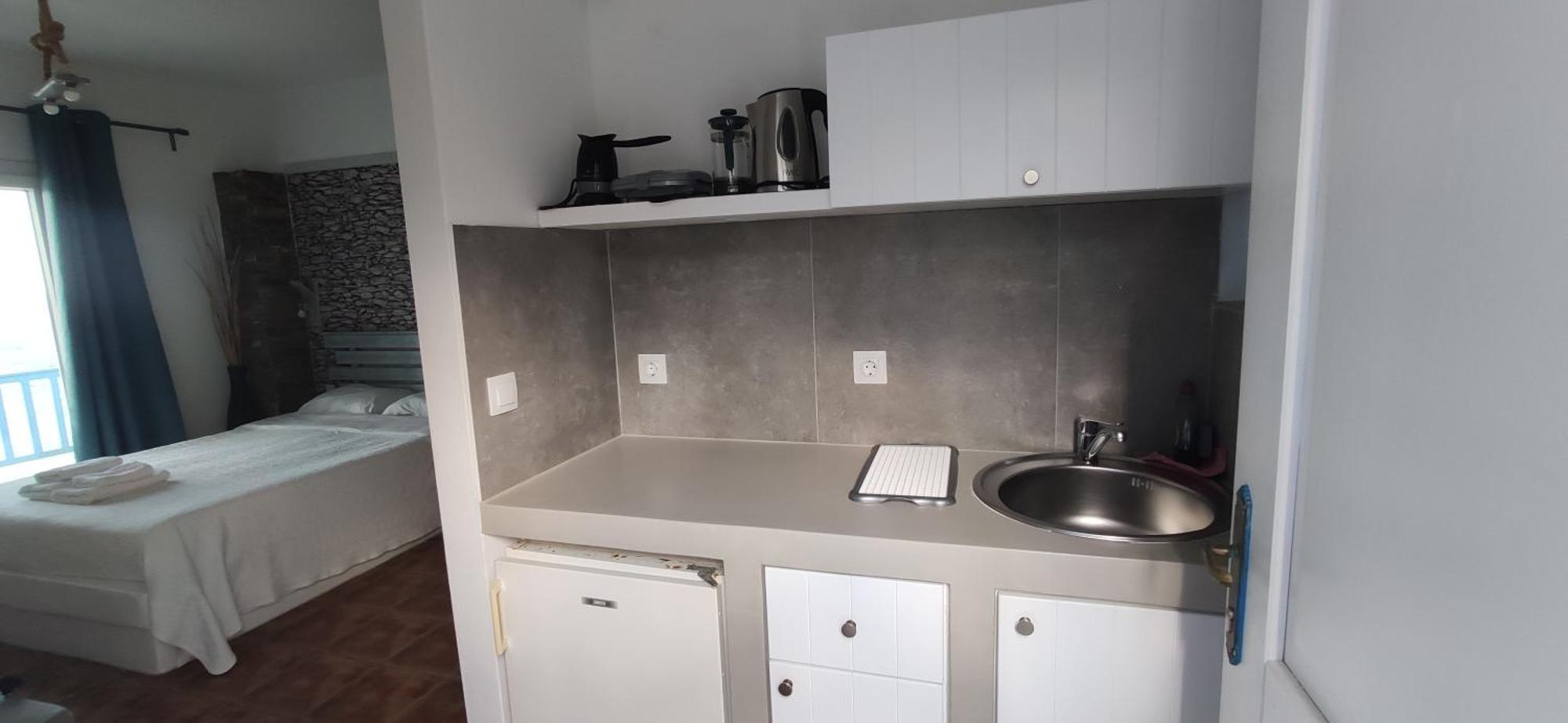 Anemos Sea View Aparthotel Batsi  Room photo