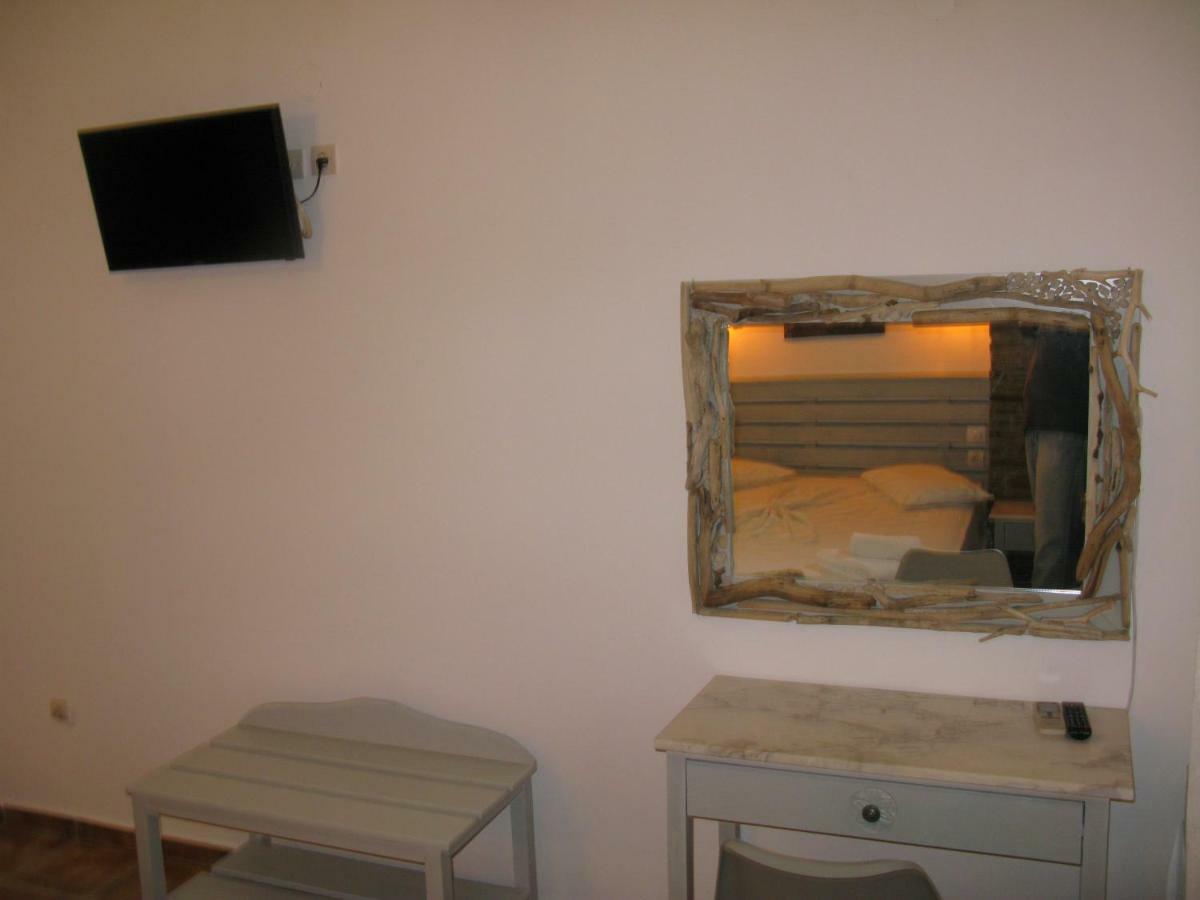 Anemos Sea View Aparthotel Batsi  Exterior photo